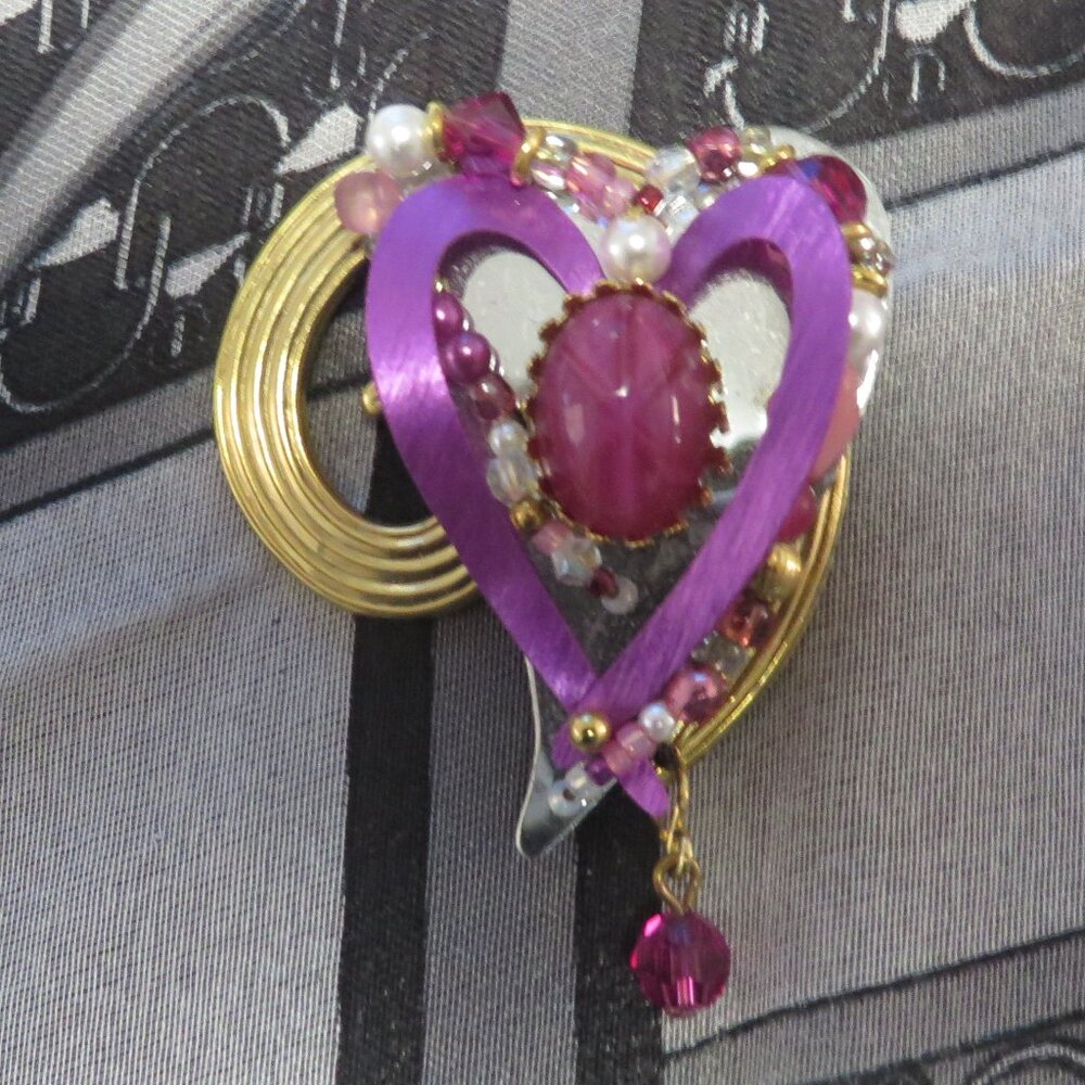 ❤️LIZTECH 2007 Beaded Heart Pin Brooch
